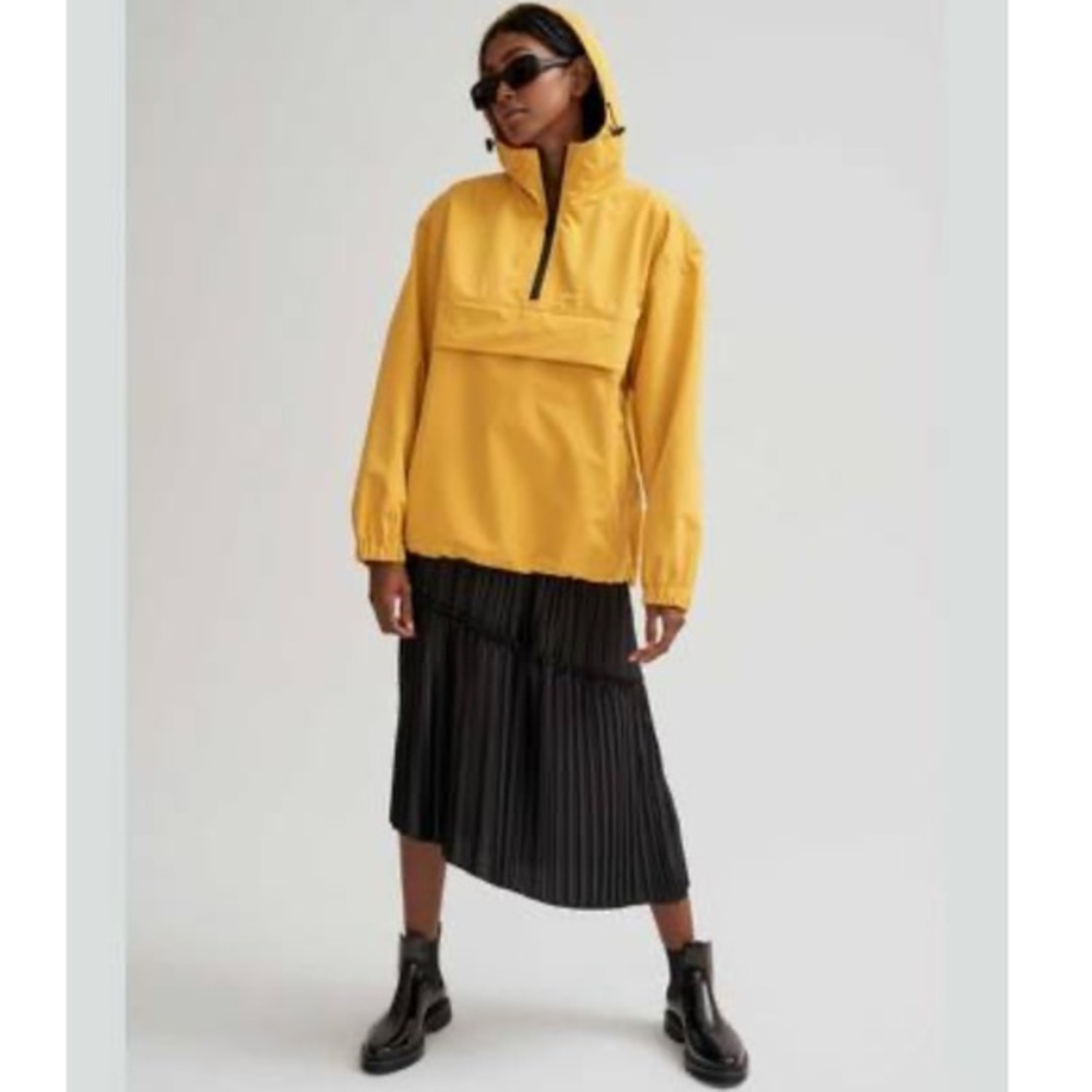 NOIZE Size Small‎ Naomi Oversized Popover Short Length Rain Coat Mustard Gold